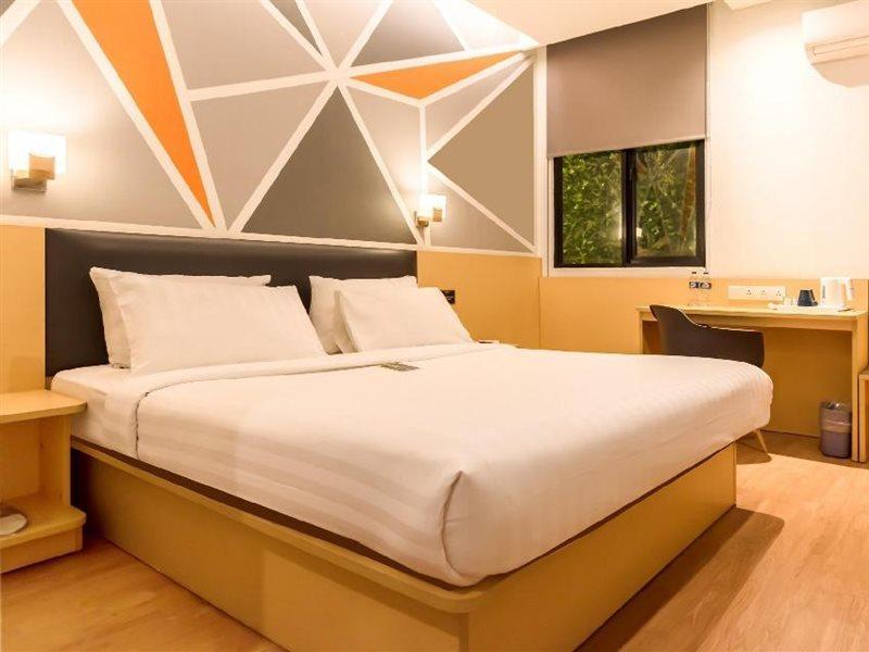 Juno Jatinegara Jakarta Exterior photo