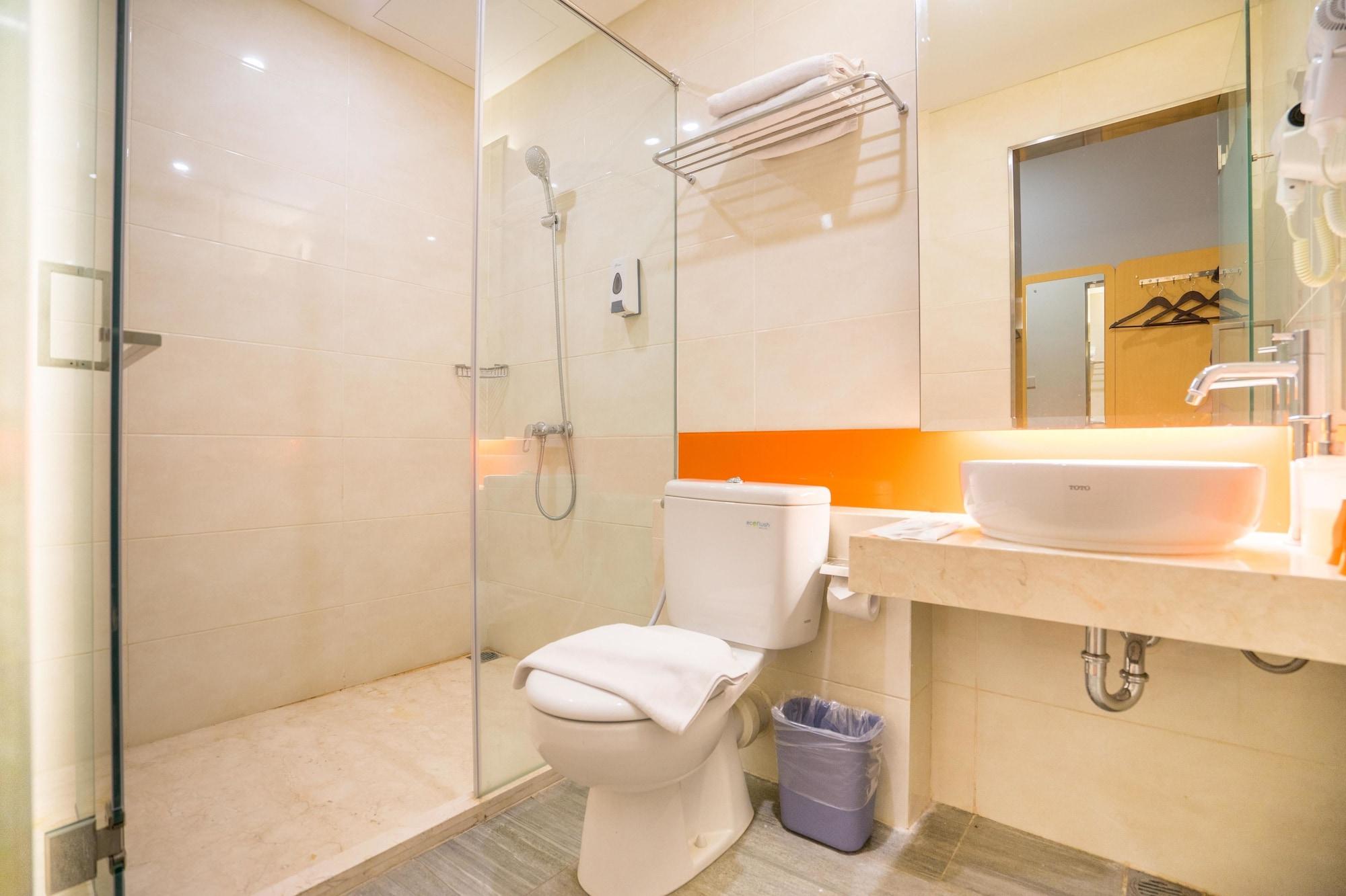Juno Jatinegara Jakarta Exterior photo